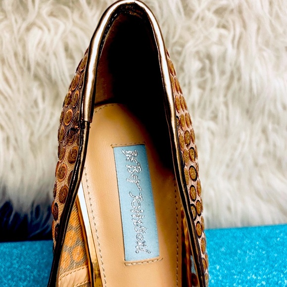 BNWT BETSEY JOHNSON Gold Sequin Platform Heels, Size 5.5 - Picture 4 of 9